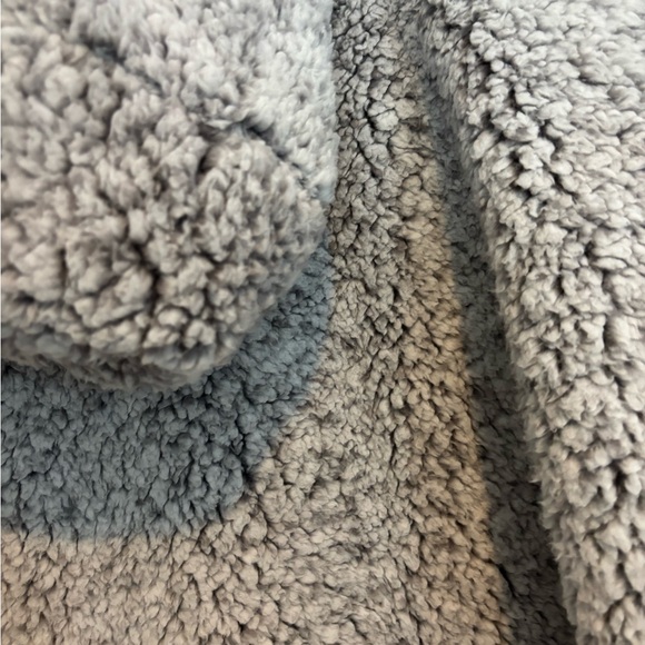 C&C California Sherpa Teddy Poncho Jacket
NWT NEW S M L - Picture 5 of 8